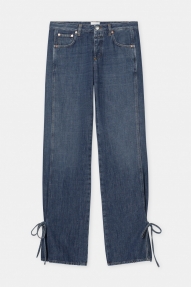 Closed Gillan strap detail dark blue 