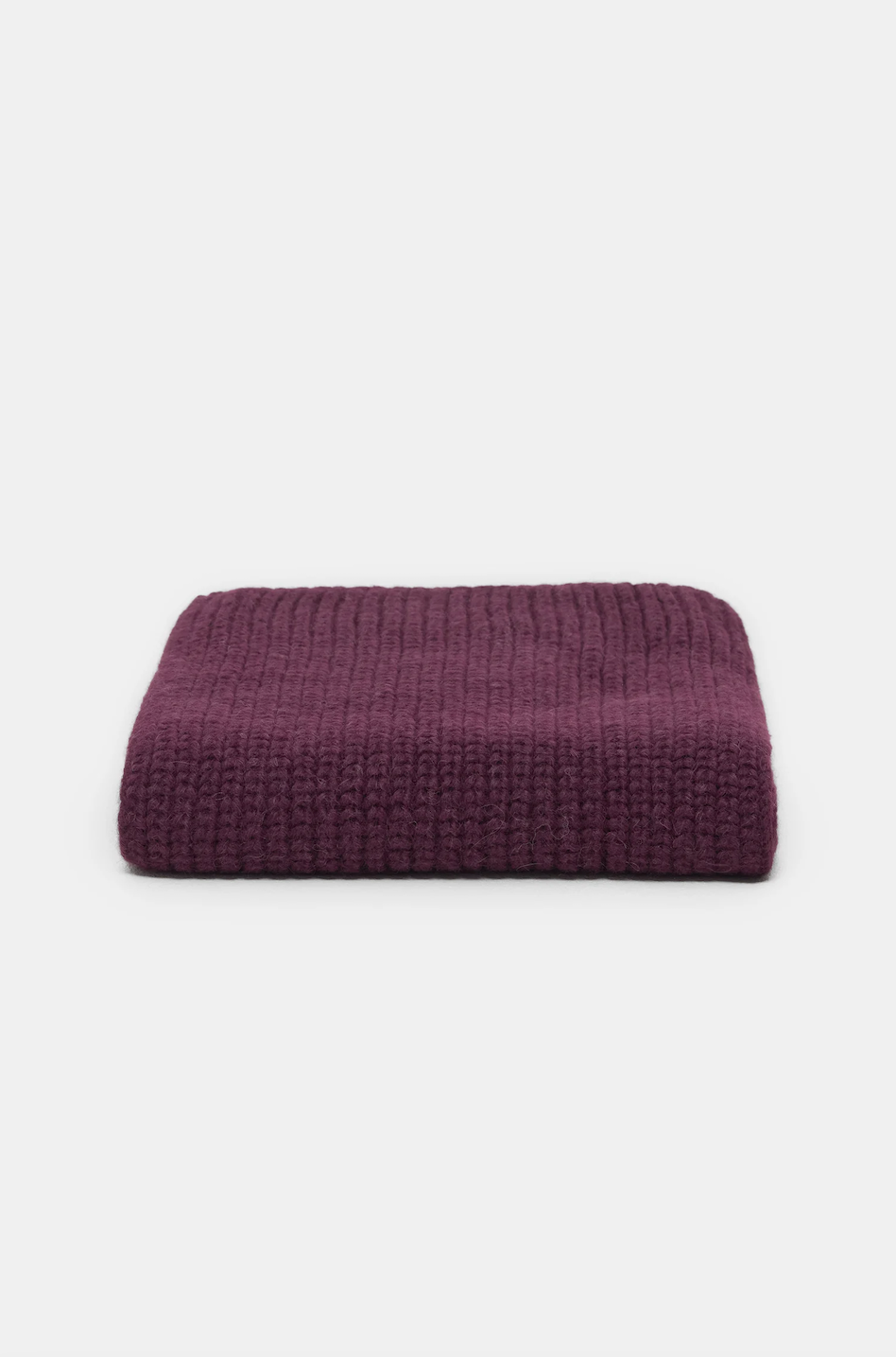 Closed Knitted scarf Dark raisin red 