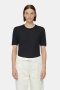 Closed crew neck short sleeve black 