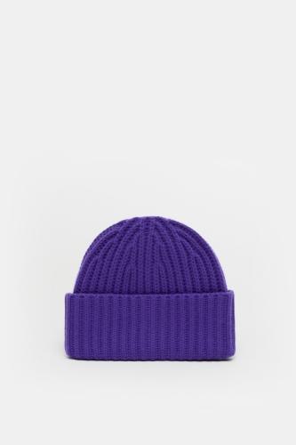 Closed Knitted hat lilac 