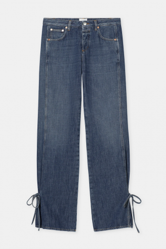 Closed Gillan strap detail L30 dark blue 